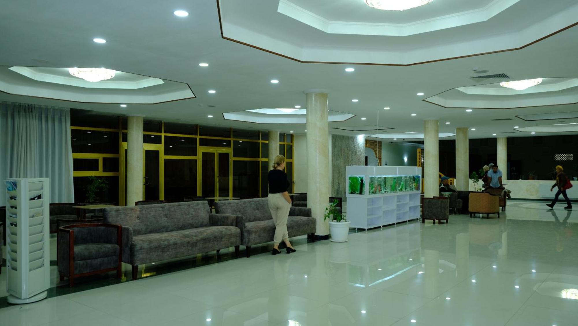 Bukhara Grand Hotel Bagian luar foto